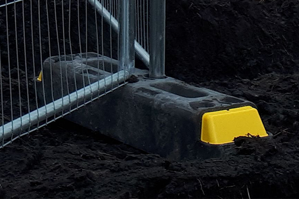 Broadfence's Temporary Fence Hi-Viz Stabilizer