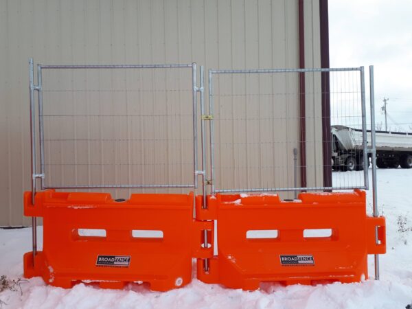 Water-filled Barrier with Fence Topper - Image 4
